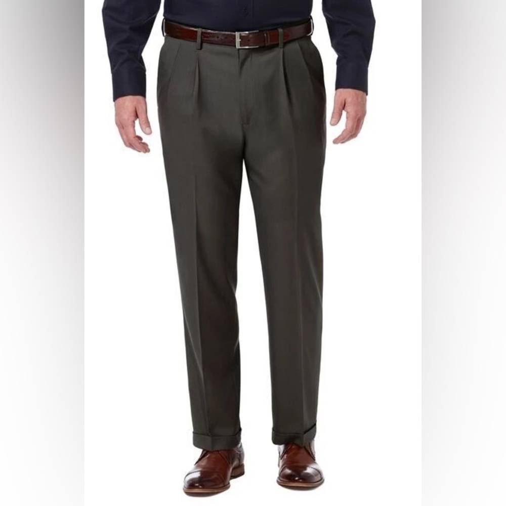 Charcoal Haggar Premium Comfort Dress Pant 42x30 **New w/Tag**